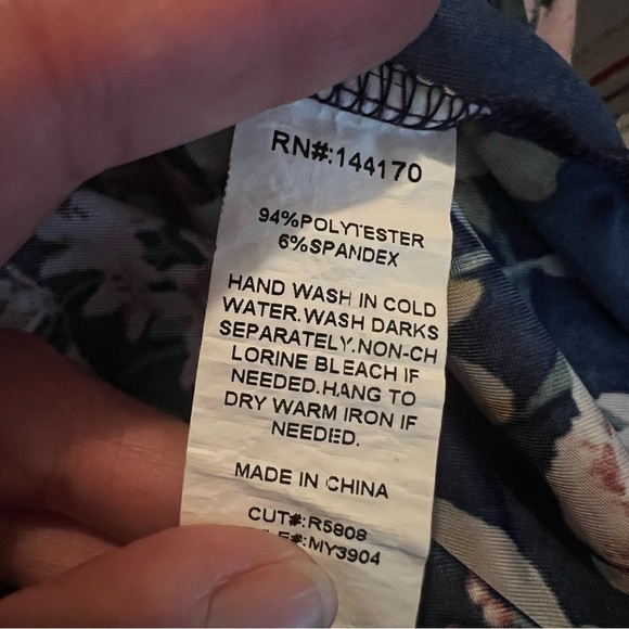 Lavish Blouse - Picture 4 of 4